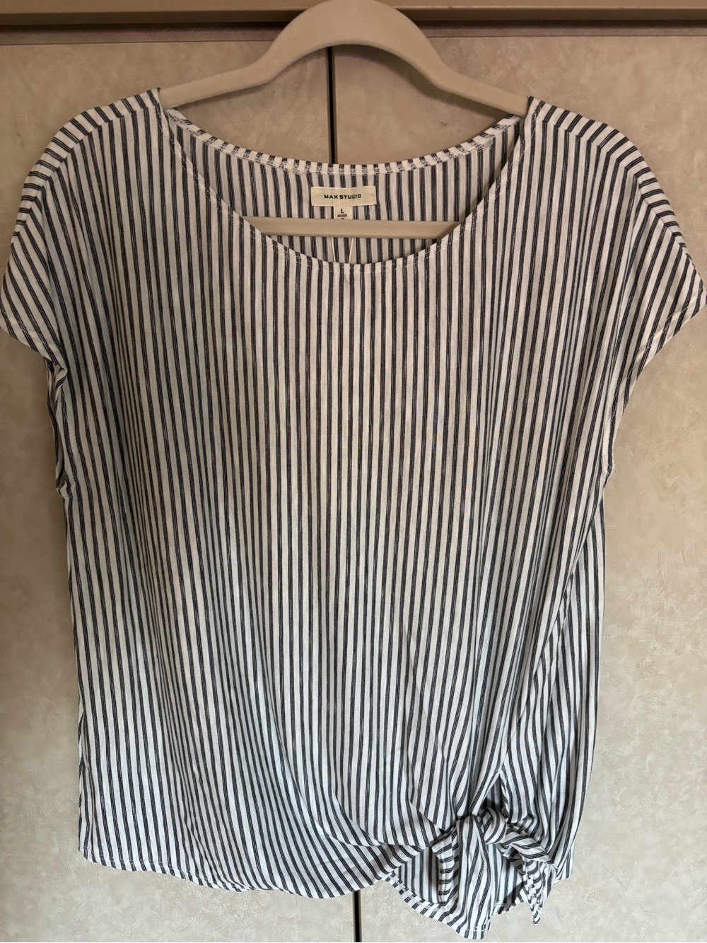 Max Studio Black & White Vertical Stripe Knot blouse, size L